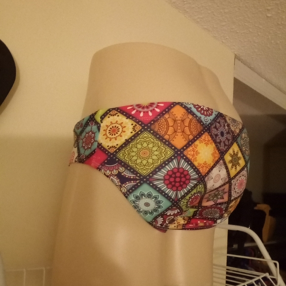 Swim briefs,size m - Picture 2 of 2